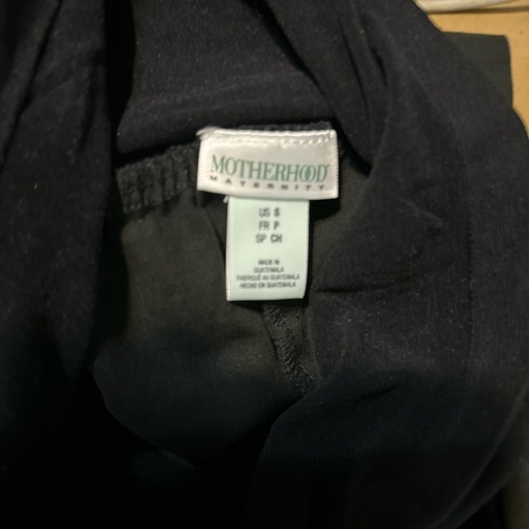 Motherhood maternity small. Black capri 14” waisit 5-1:2 rise  17-1:2 length - Picture 5 of 5
